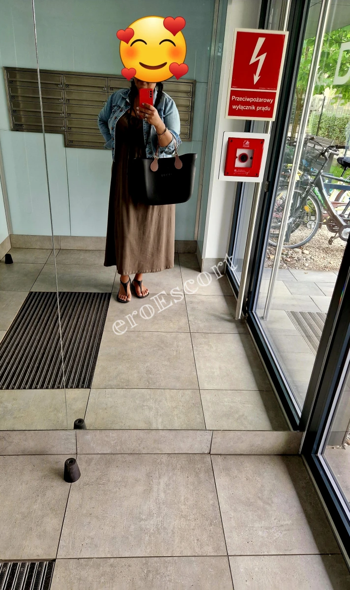 Ciemnoskóra Pocahontas zapraszam i dojadę