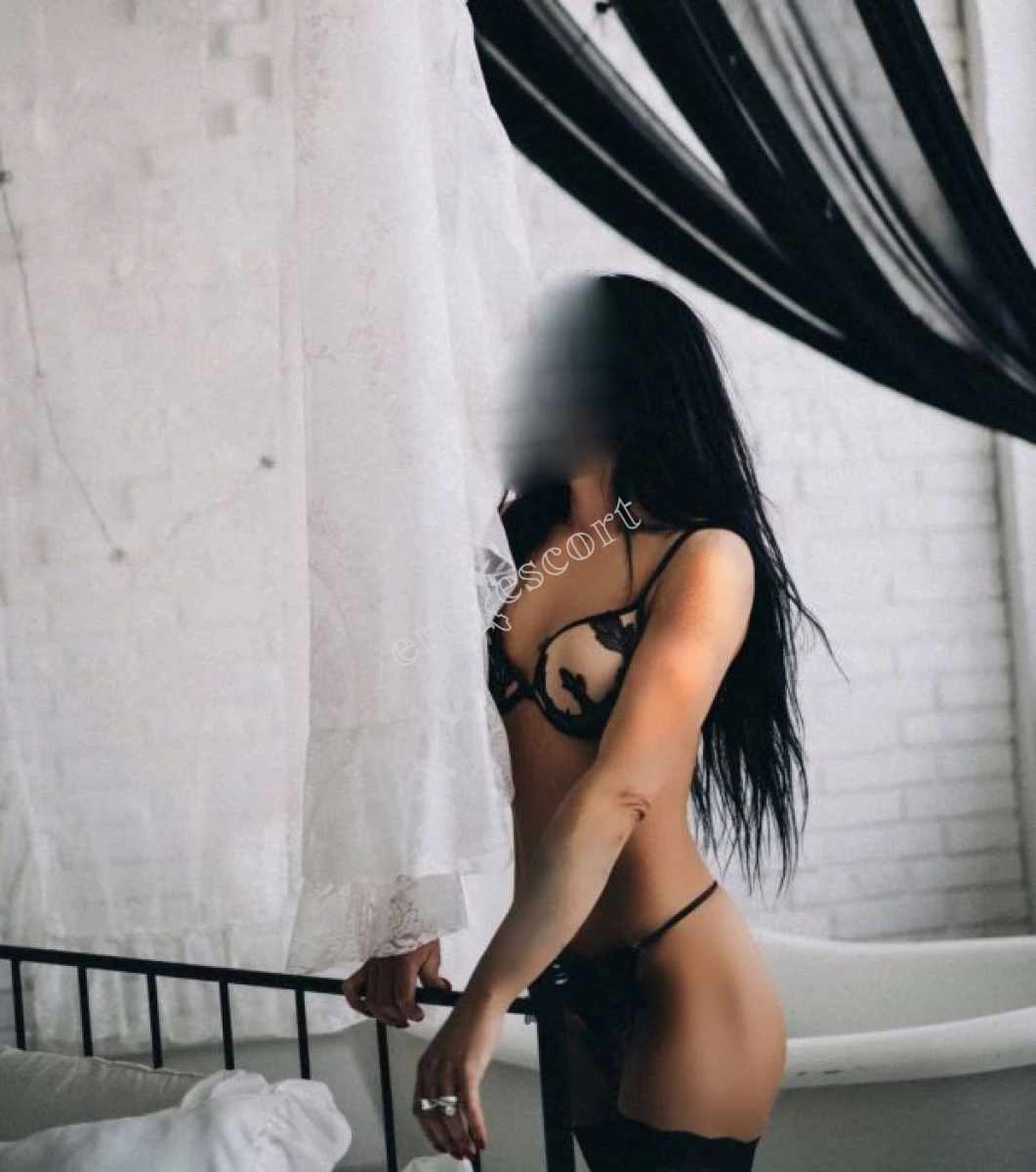 Sexowna czarnulka Vera